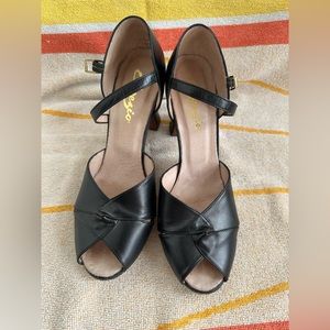 Capezio Heels - Black, Size 7.5